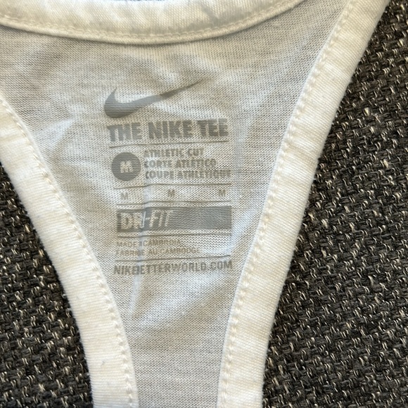 Nike Dri-fit top, white, size medium - Picture 3 of 4
